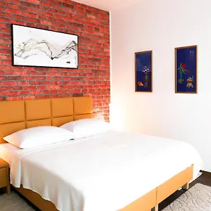 Hostal «go West» Guest